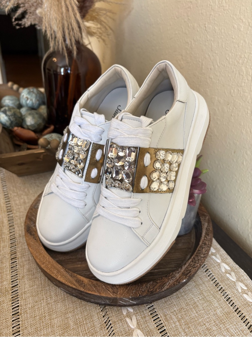 *Hold 24 hr *White gem embellished fashion sneaker size 37 euro